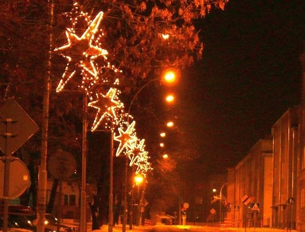 Stalowa Wola by night, ulica 1 Sierpnia.