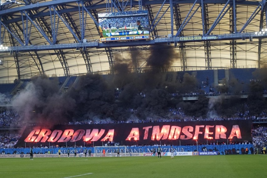 Lech Poznań: Grupa kibiców Ultras Lech przestała istnieć. Kto zajmie się oprawami? Znamy kulisy ataku chuliganów Widzewa Łódź