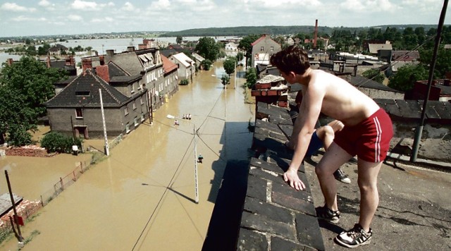 50 zdjęć z Powodzi Tysiąclecia. Reportaż Dziennika Zachodniego z 1997 roku z Raciborza
