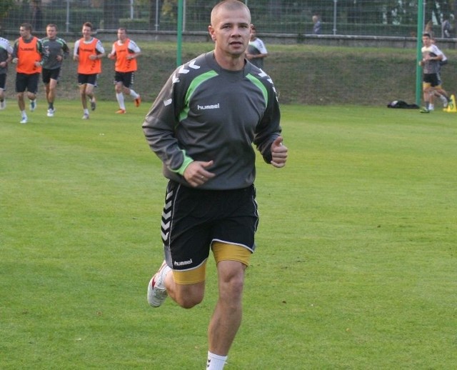 Kapitan Korony Kielce Kamil Kuzera ma poprowadzić zespół do zwycięstwa w pucharowym meczu z Gryfem w Wejherowie.