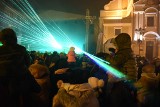 Światełko do nieba na WOŚP w Toruniu 2019 [ZDJĘCIA] Tym razem bez fajerwerków, ale za to z w formie przestrzennego pokazu laserowego