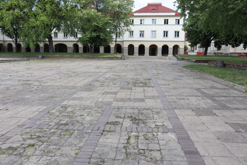 Późną jesienią tego roku na Stary Rynek wkroczą ekipy...