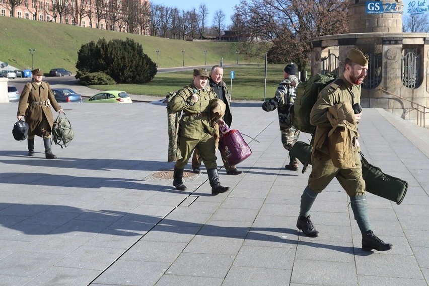 Szczecin. Pojechali, żeby znowu zaślubić Bałtyk [zdjęcia]