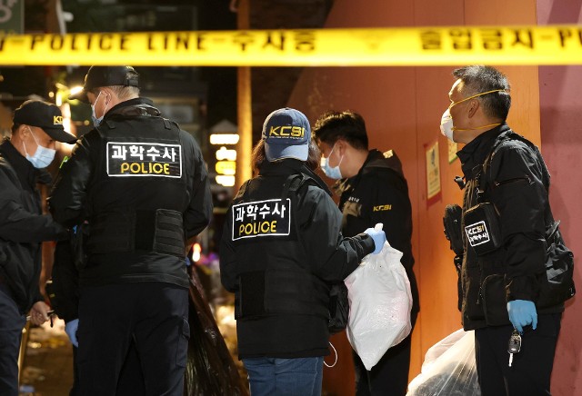 Sobotnie wydarzenia w dzielnicy Itaewon to najtragiczniejszy w skutkach przypadek wybuchu paniki w tłumie w historii Korei Południowej.