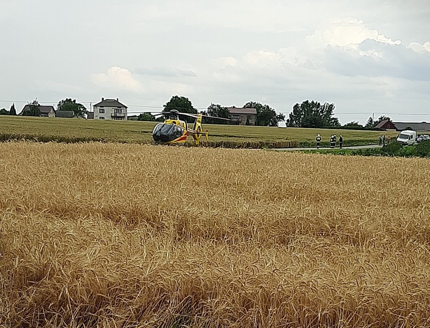 Groźny wypadek w Goźlicach. Dwoje pasażerów rannych [ZDJĘCIA] 