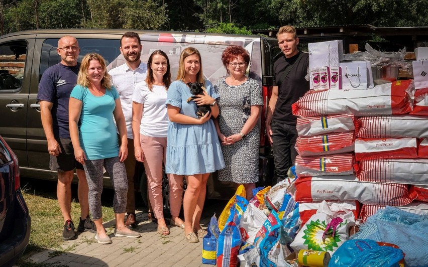 Ponad 600 kilogramów karmy oraz wyposażenie dla schroniska w...