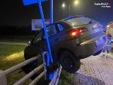 Ruda Śląska: 22-letni kierowca wylądował na barierkach energochłonnych. Miał ponad 1,2 promila