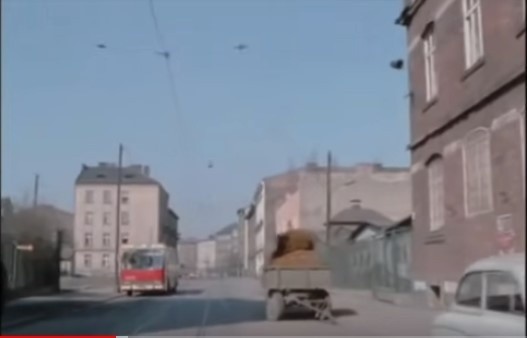 Kraków. Kazimierz i Podgórze 1979. Ponure miejsce. Gdzie te knajpy, zapiekanki, tłumy? Niezwykły film