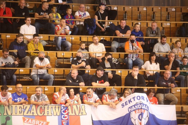 Kibice podczas meczu Górnika Zabrze z Łomżą Vive Kielce   Zobacz kolejne zdjęcia. Przesuwaj zdjęcia w prawo - naciśnij strzałkę lub przycisk NASTĘPNE