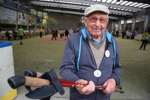 Bolesław Wadziuk to najstarszy uczestnik marszu seniora. Ma 87 lat.