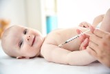 Szczepionka ochronna MMR (przeciwko odrze, śwince i różyczce) – kalendarz szczepień, dawka i możliwe powikłania