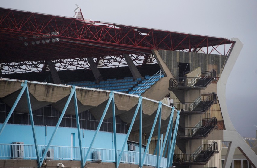 Zniszczony dach stadionu Celty, mecz przełożony. Kluby La...