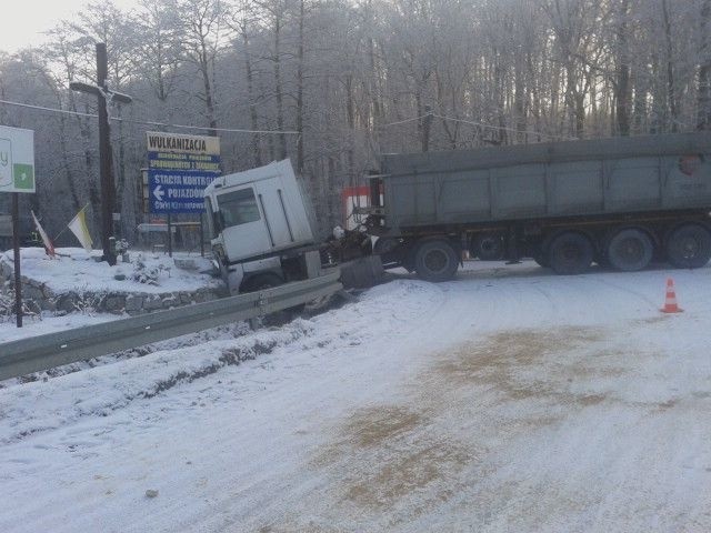 Na miejscu czwartkowej kolizji w Górkach Klimontowskich