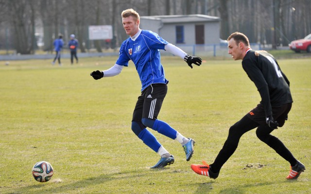 Były gracz MKS-u Kluczbork Piotr Kasperkiewicz trenował w Brzegu, ale ostatecznie trafi chyba do Widzewa Łódź.