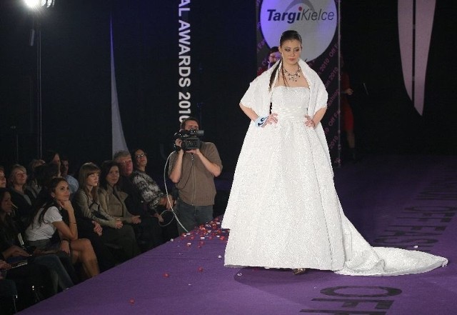 Suknia francuskiej  marki Pronuptia zwyciężyła w konkursie Bridal Awards 2010.
