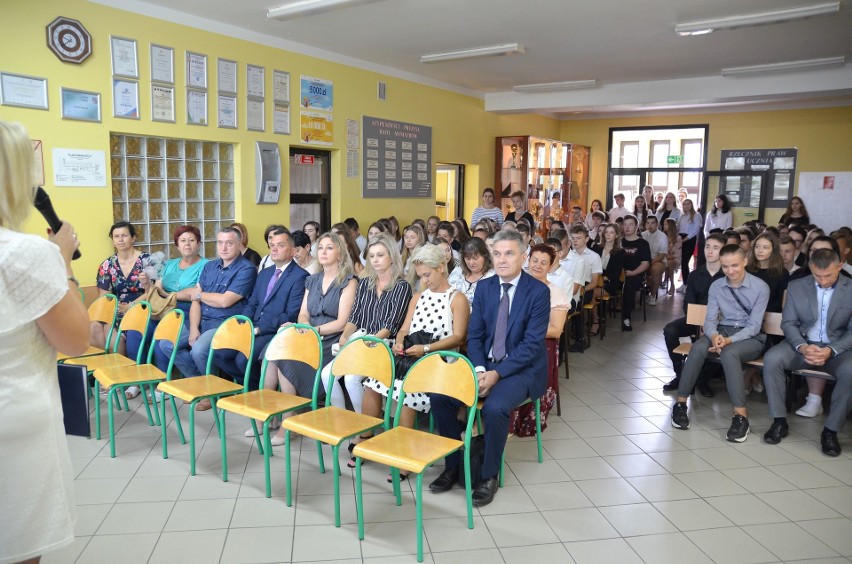 Rozpoczęcie roku szkolnego 2019/2020 w liceum w Małogoszczu