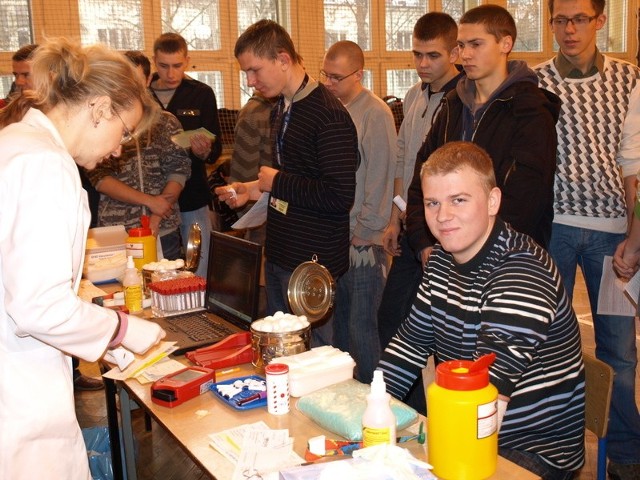 W piątek w Zespole Szkół Samochodowych w Radomiu zorganizowano trzecią już w tym roku akcję oddawania krwi.