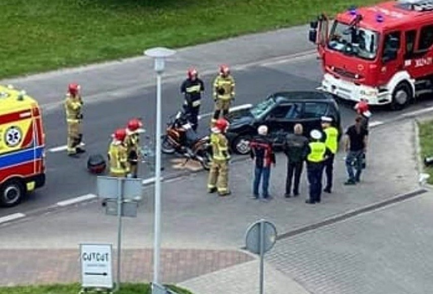 Groźny wypadek przy ulicy Bażantów w Katowicach. Samochód...
