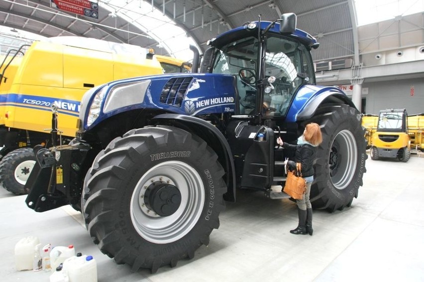 Flagowa seria ciągników New Holland T8 została dodatkowo...