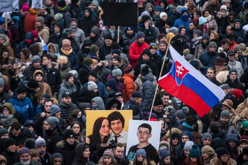 Słowacja: Marsze ku czci zamordowanego dziennikarza Jana Kuciaka. Słowacy chcą dymisji premiera Roberta Fico