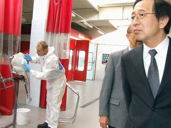 Masato Kosugi wiceprezydent Toyota Motor Europe, dokładnie oglądał radomską stację.