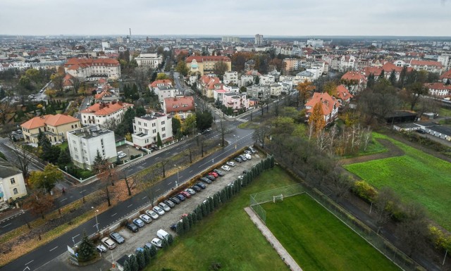 "Pomimo swojej reputacji, Bydgoszcz jest popularnym kierunkiem turystów i osób podróżujących służbowo, znanym z pięknej architektury, terenów zielonych i wydarzeń kulturalnych" - czytamy w jednej z opinii.