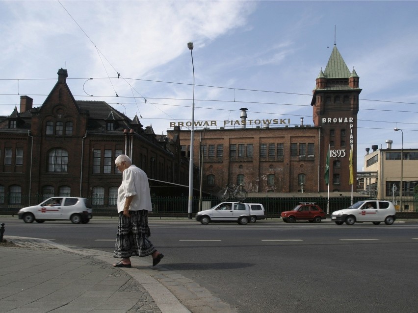 Teren Browaru Piastowskiego niszczeje od 12 lat. Teraz ma...