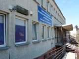 Koronawirus torpeduje w Piekoszowie. Lekarz z Samorządowego Zakładu Podstawowej Opieki Zdrowotnej w Piekoszowie i uczniowie na kwarantannie