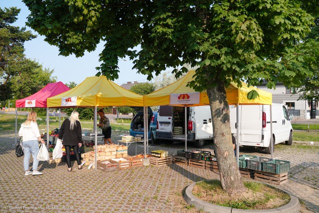 W Białymstoku na ulicy Kawaleryjskiej powstał rynek owocowo-warzywny. Mieszkańcy mają możliwość nabycia świeżych wyrobów od lokalnych rolników.