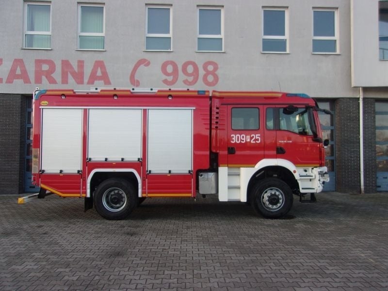 Nowy samochód ratowniczo - gaśniczy dla strażaków mosińskiej...