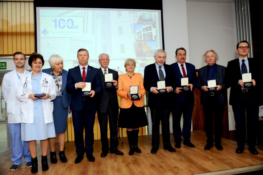 Kraków. Przyznano medale dla przyjaciół szpitala JPII
