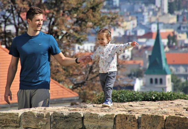 Zalety ruchu i aktywności fizycznej są udowadniane przez różnego rodzaju badania. Dlatego też warto zawsze dbać o swoją kondycję. Okazuje się jednak, że nawet 2-minutowy spacer może wspomóc walkę z cukrzycą! Dlaczego tak jest? Kiedy najlepiej postawić na błyskawiczny spacer?