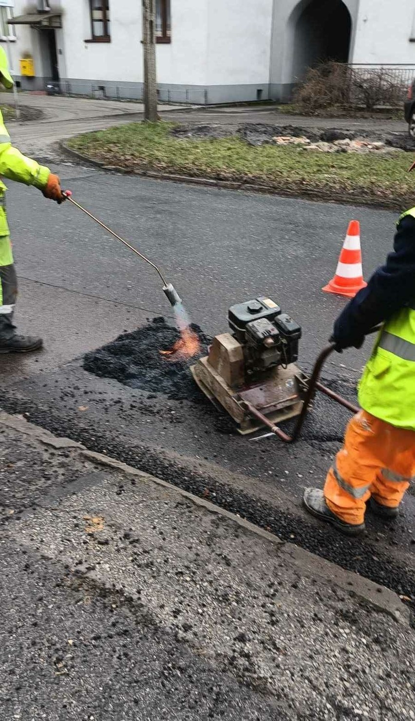 Łatanie dziur na mysłowickich drogach. Służby miejskie...