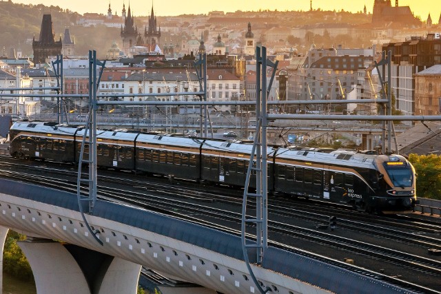 Pociągi czeskiego Leo Express już od 11 grudnia mogą kursować na trasie Przemyśl - Praga. Najprawdopodobniej kursy zostaną uruchomione w przyszłym roku.