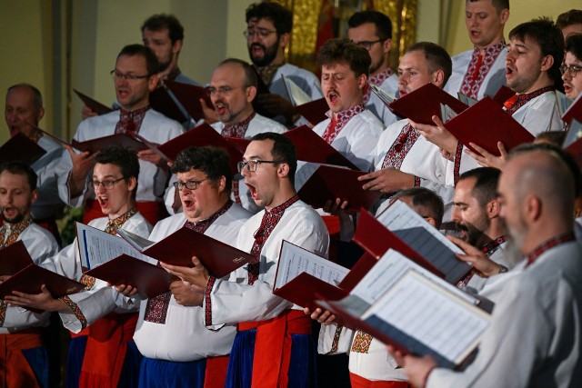 Koncert charytatywny pt. „Solidarni z Ukrainą” w wykonaniu chóru reprezentacyjnego Związku Ukraińców w Polsce „Żurawie” w greckokatolickim soborze archikatedralnym w Przemyślu.