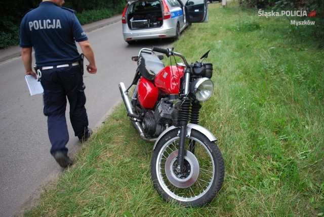 Kierujący motocyklem 15-letni mieszkaniec Żarek Letnisko ze złamaną ręką trafi do szpitala