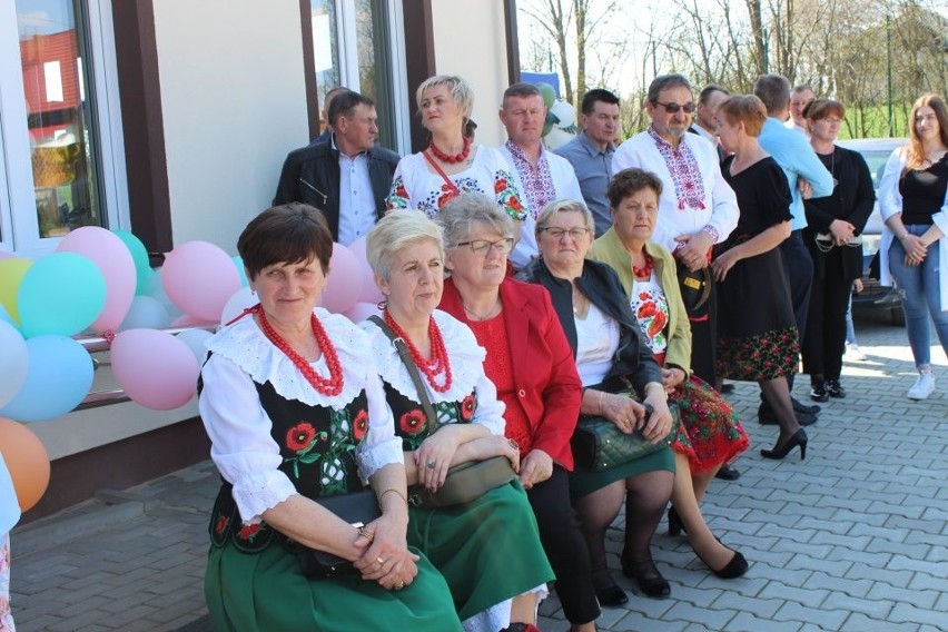 Świetlica w Gęsicach w gminie Łagów oficjalnie otwarta. Marzenie lokalnej społeczności wreszcie się spełniło. Na otwarcie - piknik