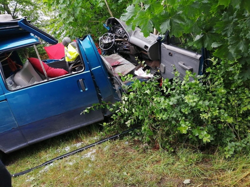 Śmiertelny wypadek w Mierzeszynie, gmina Trąbki Wielkie 6.07.2020 r. Jedna osoba nie żyje. Zdjęcia