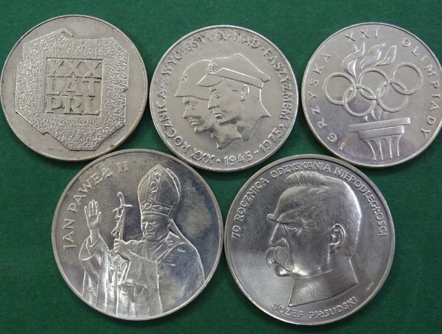 W galerii prezentujemy przykładowe licytacje monet i banknotów z PRL-u. Dane  pochodzą z 11 stycznia 11:00.