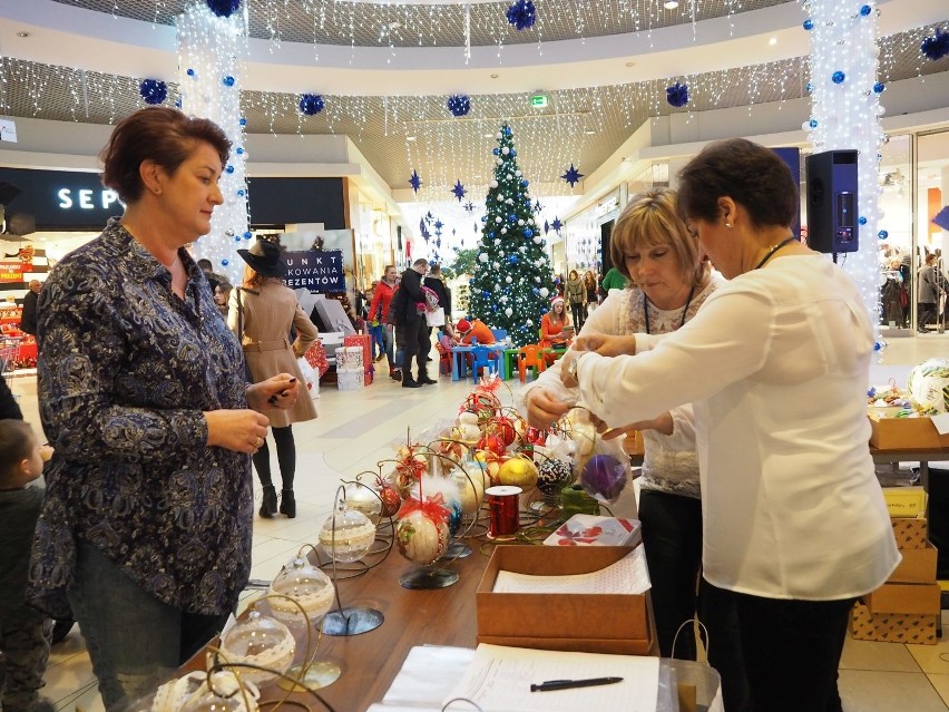 Galeria Atrium Biała. VIII Festiwal Bombki Choinkowej