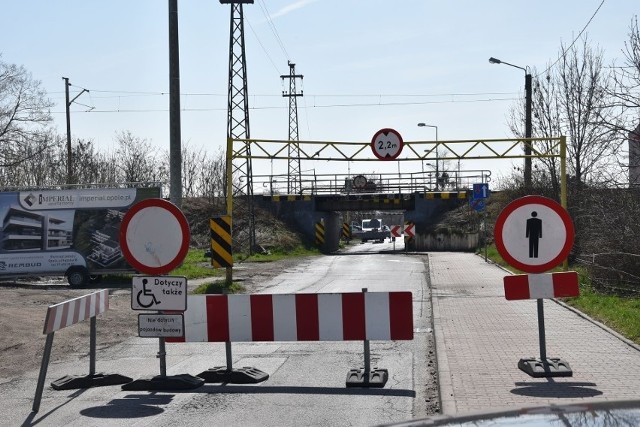 Zgodnie z wytycznymi, estakada będzie miała 13,5 metra szerokości i minimum 4,5 metra wysokości. Opole zapłaci jedynie za remont drogi, a koszt przebudowy wiaduktu ma pokryć PKP PLK.