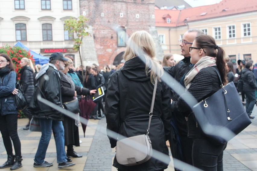 Duża frekwencja na Czarnym Proteście w Lublinie (ZDJĘCIA, WIDEO)