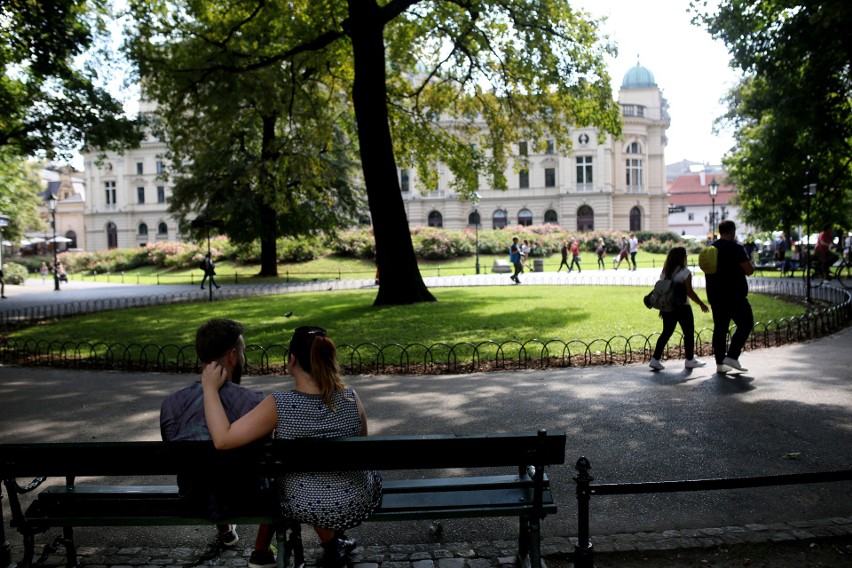 Skwer opodal teatru Słowackiego zyskał patrona, Andrzeja Wajdę [GALERIA]