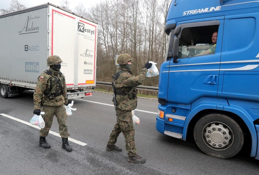 Kierowcy tirów nie podlegają obowiązkowej kwarantannie. A...