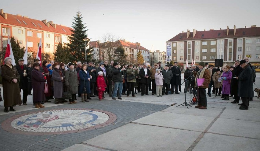 Manifestacja pod pomnikiem Byliśmy - Jesteśmy - Będziemy