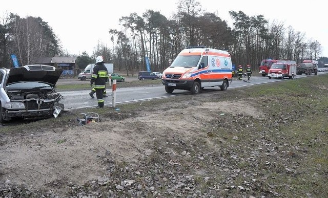 Jedna osoba została ranna w wypadku dwóch samochodów osobowych w miejscowości Szkocja, na odcinku drogi krajowej nr 5. 