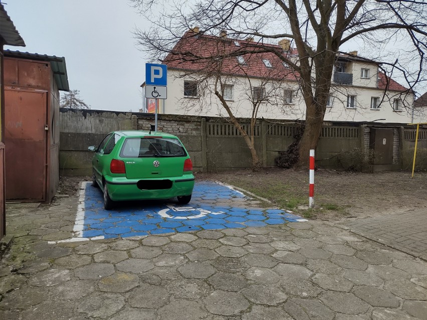 To miejsce parkingowe dla osób z niepełnosprawnością...