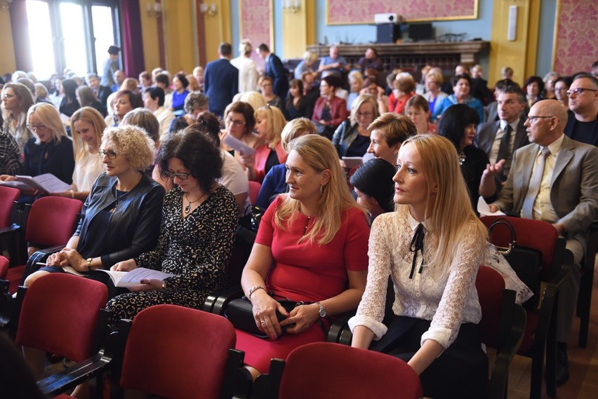 Toruń. Wręczenie nagród z okazji Dnia Nauczyciela. Zobaczcie zdjęcia!