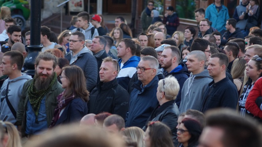 Rybnik oszalał! Dzikie tłumy na koncercie Miuosha i O.S.TR.