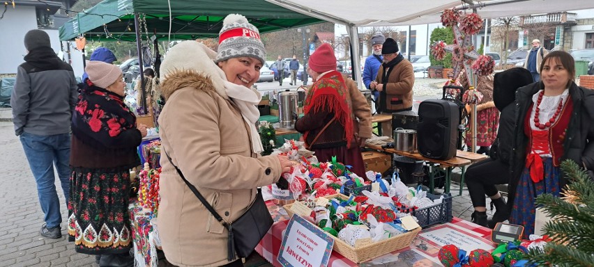 Jarmark Bożonarodzeniowy w gminie Czernichów odbył się w...